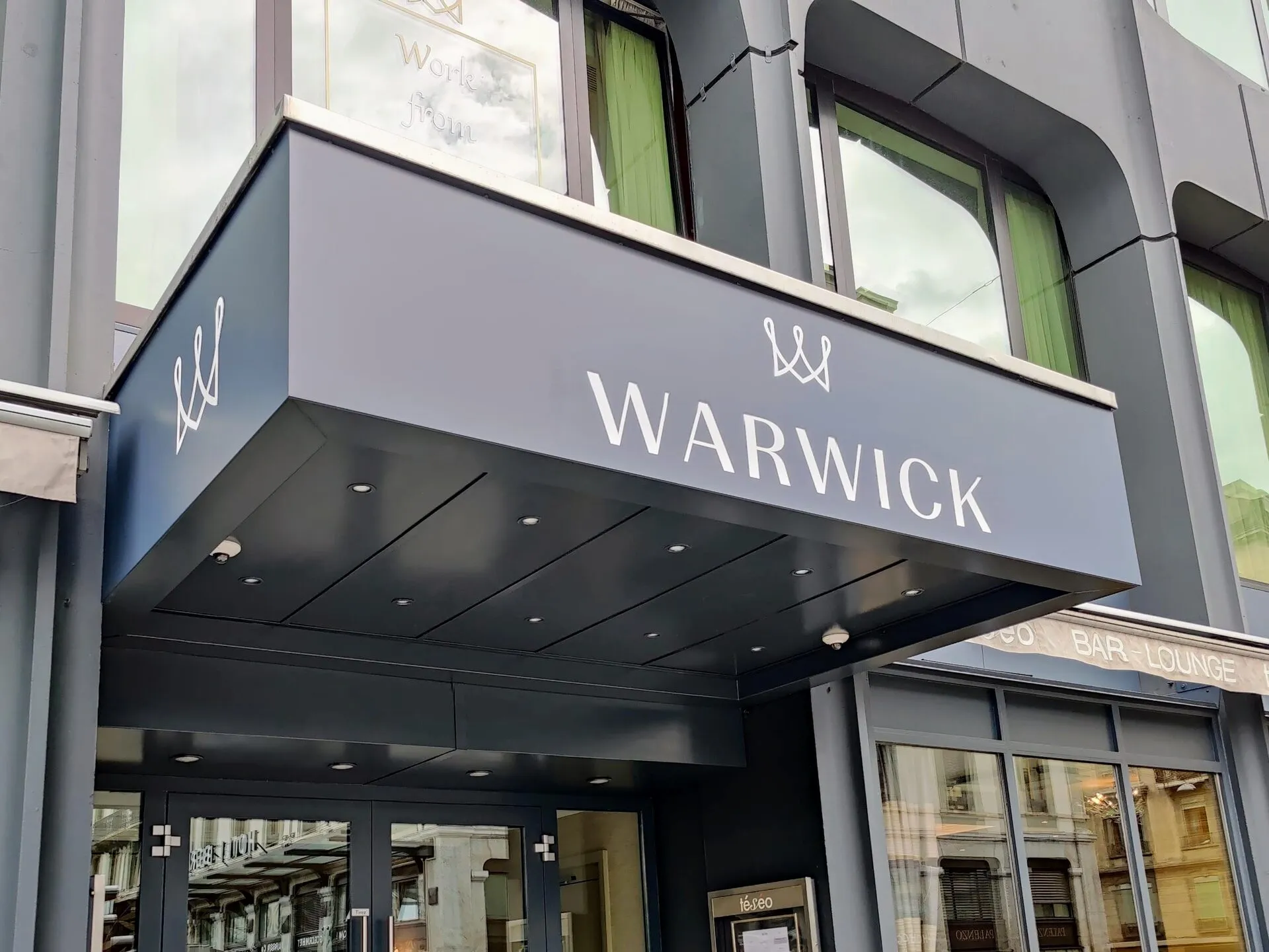 Enseigne – Rénovation de l'enseigne d'un Hôtel