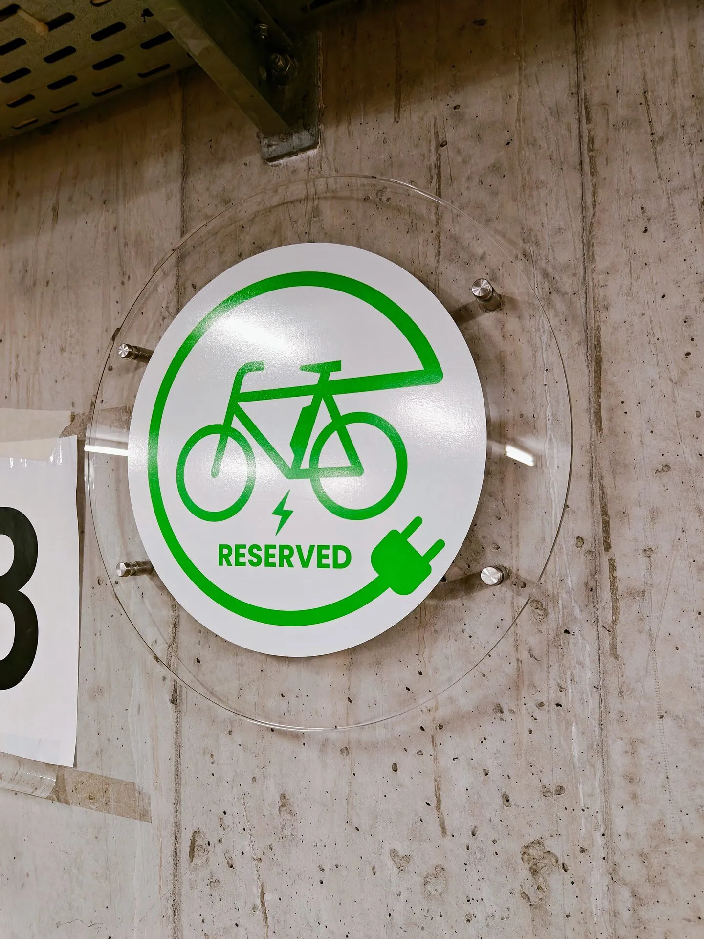 Signalétique – Pose d'une enseigne de parking en Impression numérique